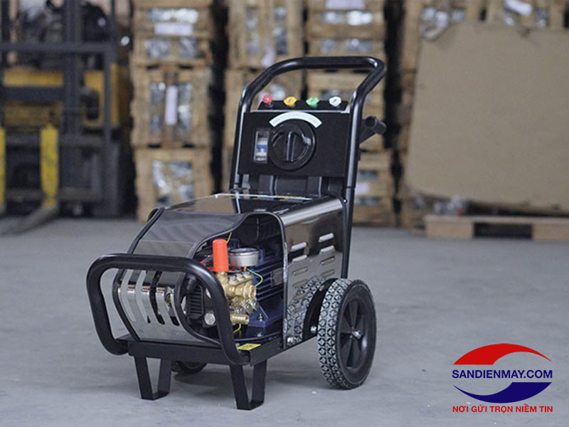 Máy rửa xe
