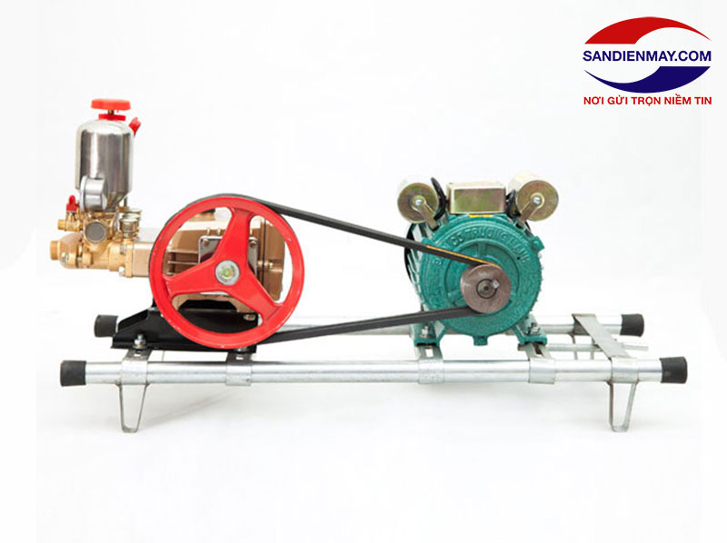 Máy xịt rửa xe giá rẻ dây đai