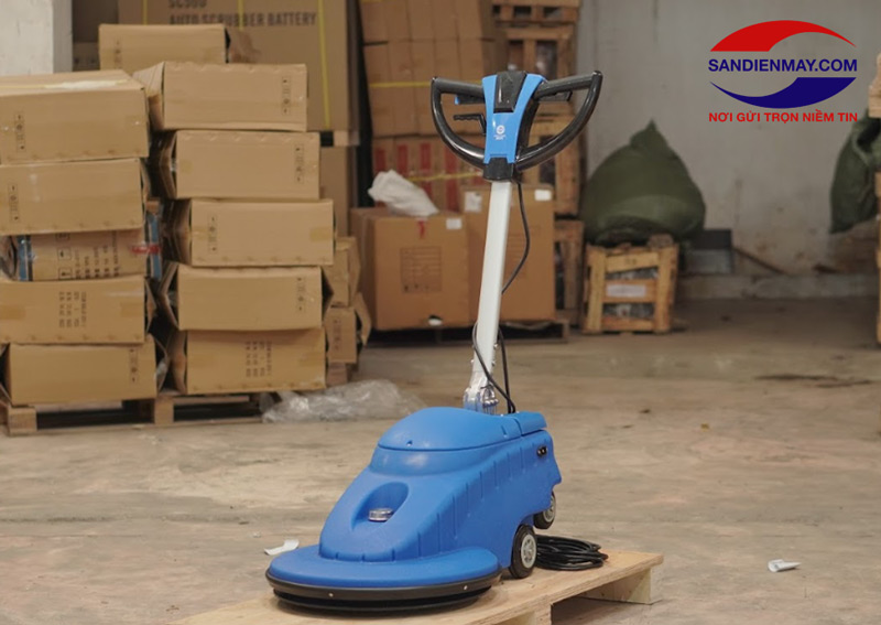 Máy đánh bóng sàn nhà hỗ trợ nền gạch sáng bóng, bền bỉ hơn