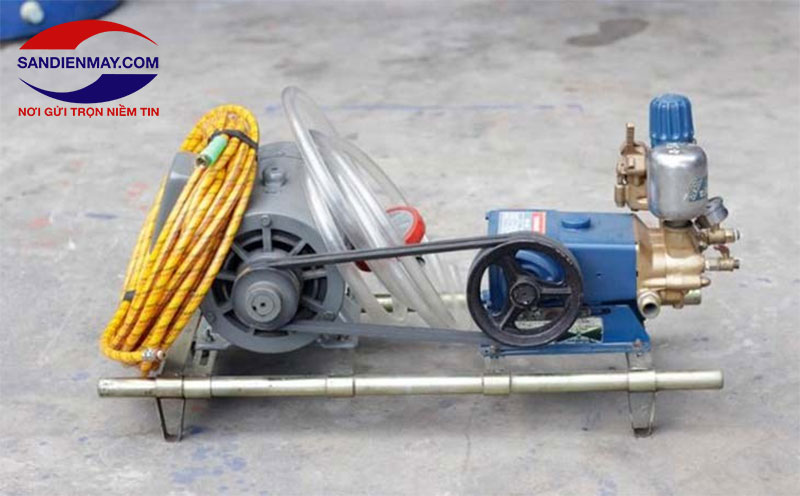 Mua máy xịt rửa xe đầu ngang 2hp tại đơn vị uy tín