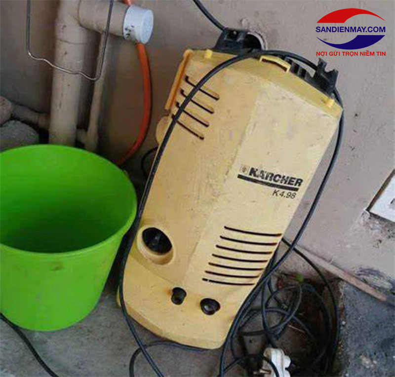 Vì là dòng máy cũ nên nhiều chi tiết máy đã bị hao mòn