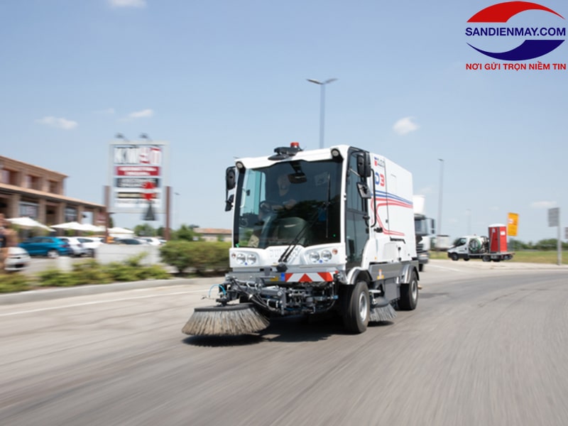Thời gian làm sạch với xe quét đường được rút ngắn nhờ công suất máy lớn
