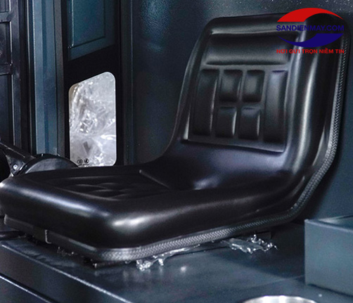 Xe quét rác công nghiệp ngồi lái Kumisai KMS-S12